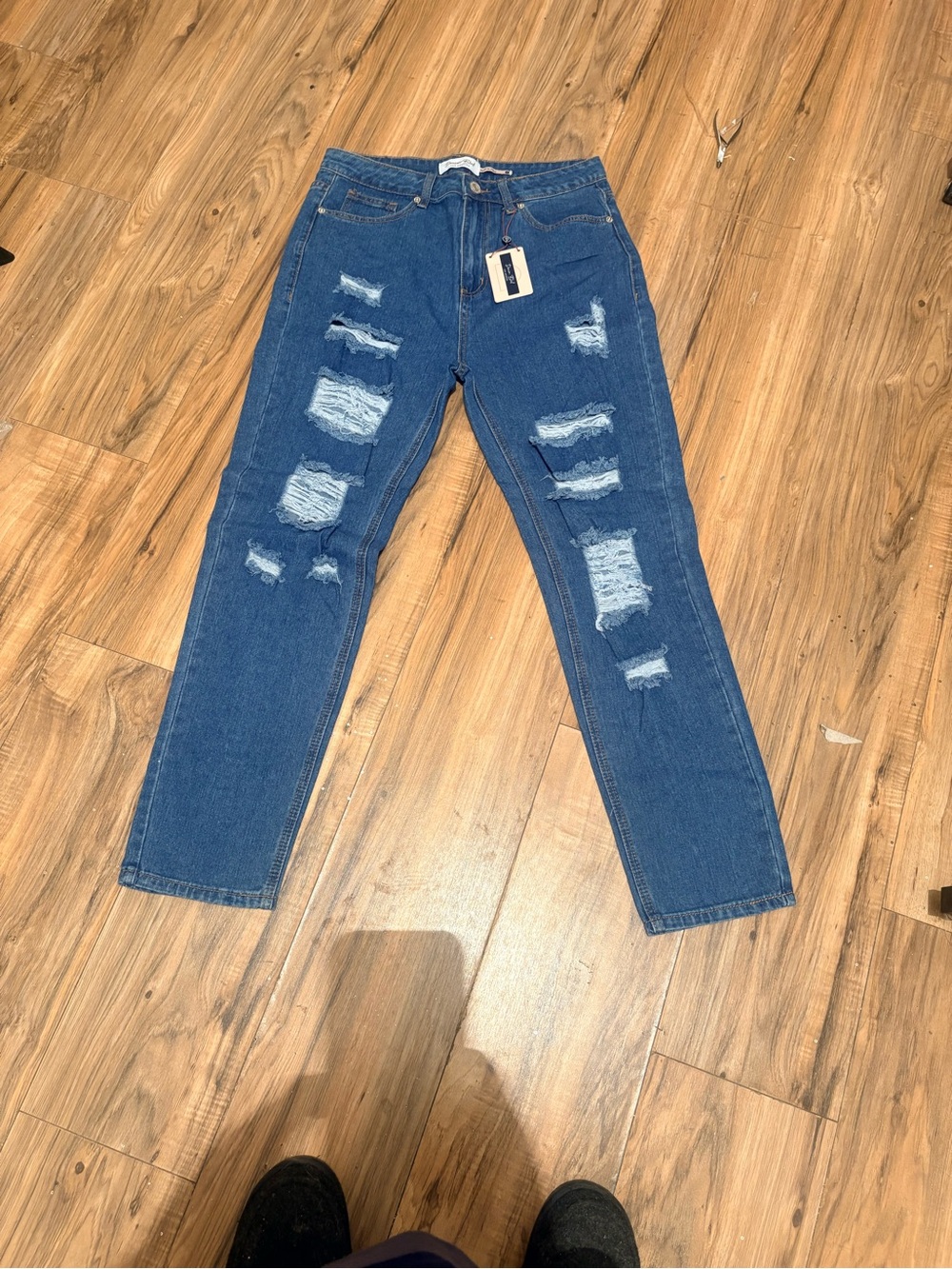 Women’s Distressed Boyfriend Jeans in Medium Blue
